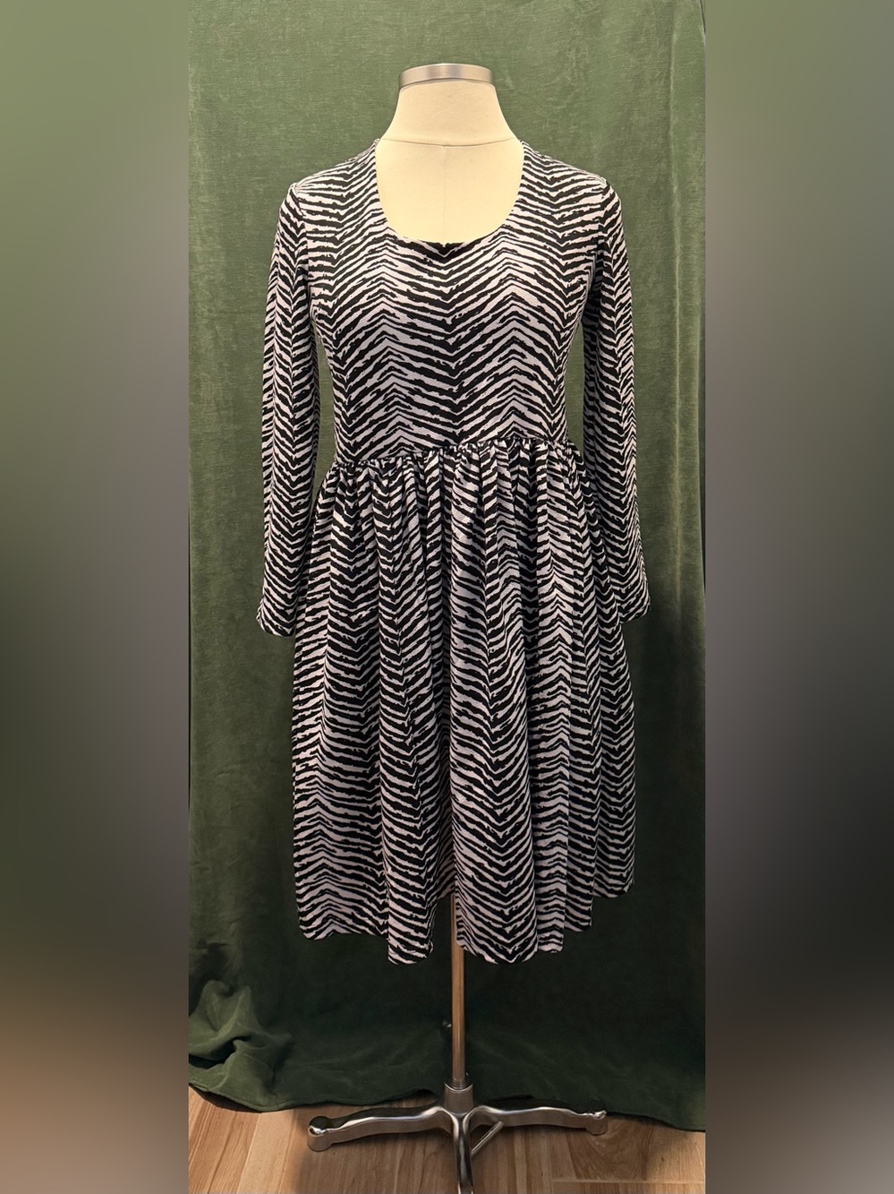 Vixen by Micheline Pitt Black and White Zebra Print Long Sleeve Dress Size: 2x